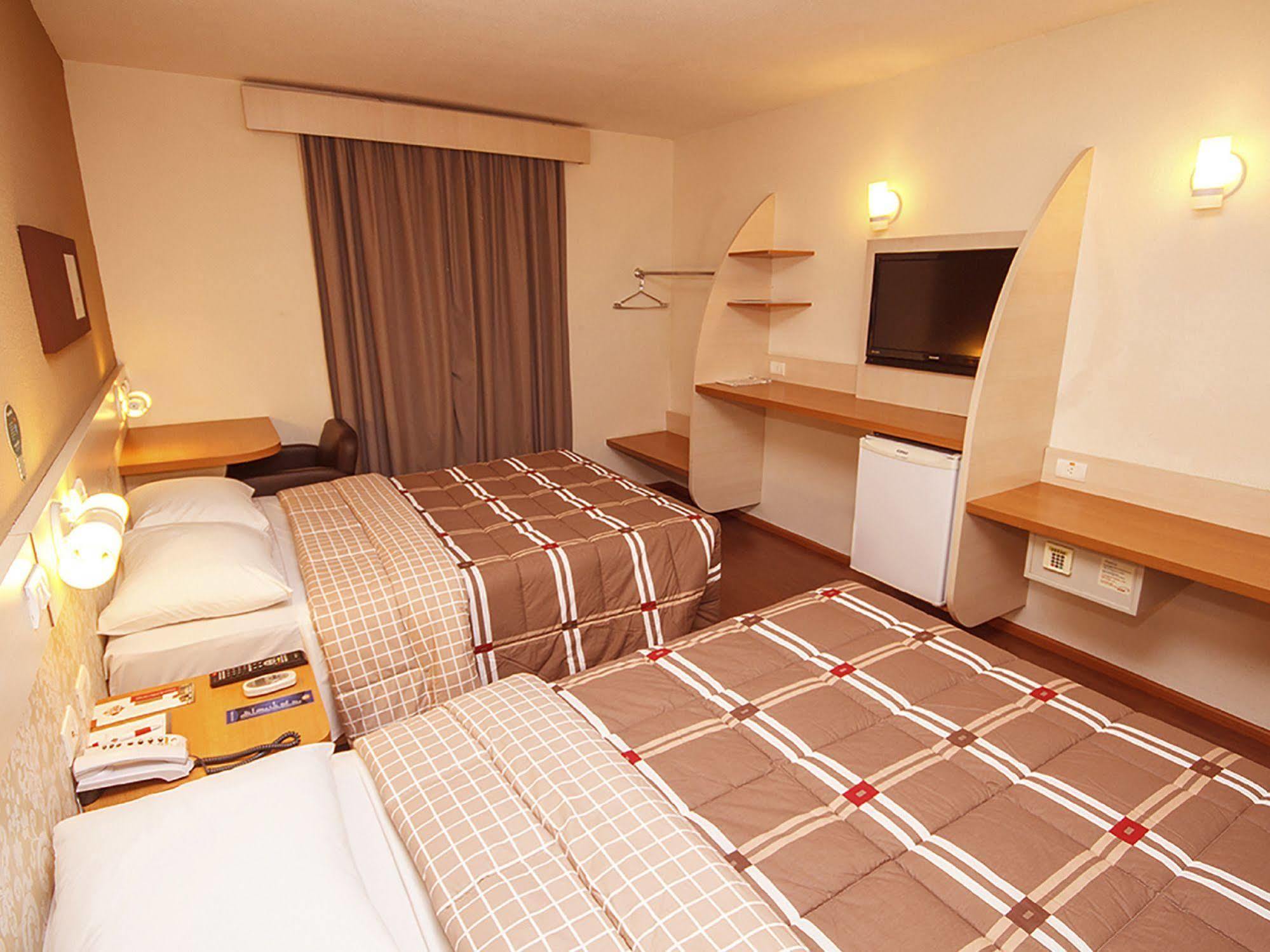 Hotel 10 Joinville Ngoại thất bức ảnh